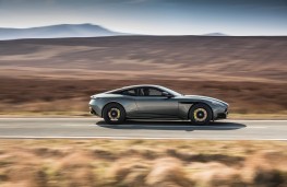 Aston Martin DB11 AMR, side