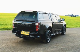 Isuzu D-Max V-Cross, 2025, rear