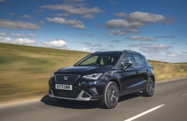 SEAT Arona, 2025, front, action