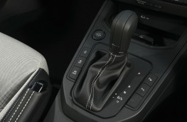 SEAT Arona FR Sport, 2026, gear selector
