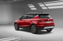 SEAT Arona, 2017, red, rear