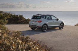 SEAT Arona, 2025, rear