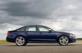 Audi S6, side