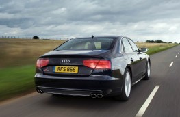 Audi S8, rear