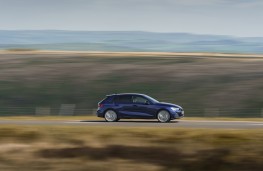 Audi A3 Sportback 35 TFSI S tronic Black Edition, 2025, side