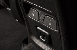 Vauxhall Astra Ultimate, 2018, heated rear seat controls