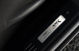 Aston Martin DB11 AMR, badge