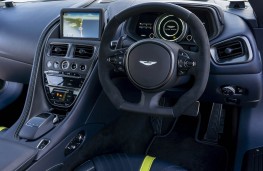 Aston Martin DB11 AMR, dashboard