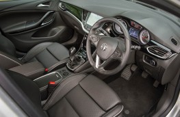 Vauxhall Astra, interior