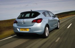 Vauxhall Astra 1.7 CDTi rear