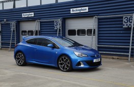 Vauxhall Astra VXR Side
