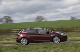 Vauxhall Astra Ultimate, 2018, side