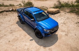 Isuzu D-Max Arctic Trucks, 2025, front