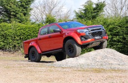Isuzu D-Max Arctic Trucks AT35, 2025, front, off road