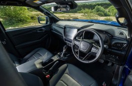 Isuzu D-Max Arctic Trucks AT35, 2026, interior