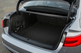 Audi A4, boot