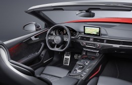 Audi A5 Cabriolet cockpit