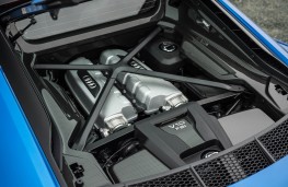 Audi R8, blue engine