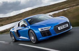 Audi R8, blue front action