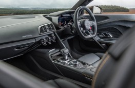 Audi R8, dashboard