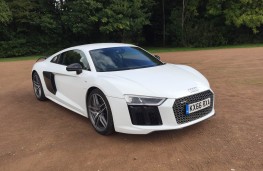 Audi R8, front