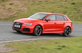 Audi RS 3 Sportback, side front action