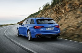Audi RS4 Avant rear action