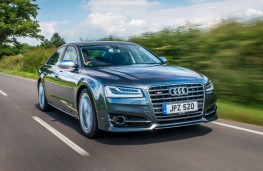 Audi S8, front action