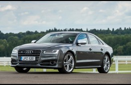 Audi S8, front static