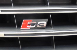 Audi S8, badge