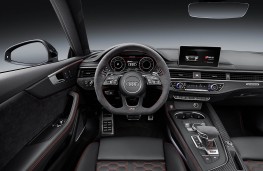 Audi RS 5 Coupe cockpit
