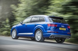 Audi SQ7, rear action