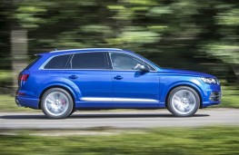 Audi SQ7, side