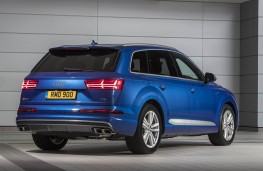 Audi SQ7, rear