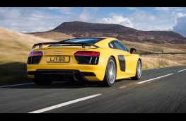 Audi R8 V10 plus action