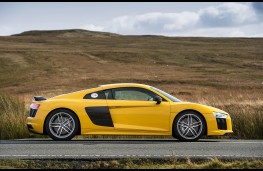 Audi R8 V10 plus Coupe, side