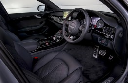 Audi S8 plus, interior