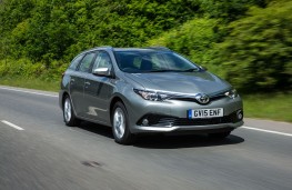 Toyota Auris Touring Sports, front, action