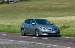 Toyota Auris hatch, front