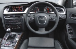 Audi A4 Avant Black Edition, instrument panel