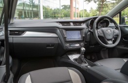 Toyota Avensis, interior