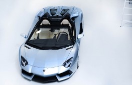 Lamborghini Aventador Roadster, front