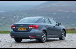 Toyota Avensis, rear
