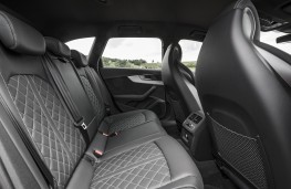 Audi S4 Avant, rear seats