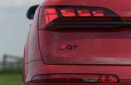 Audi Q7 55 TFSI quattro, 2025, badge