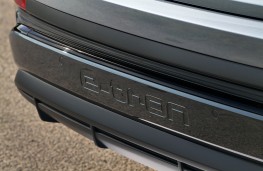 Audi Q4, 2026, badge