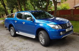 Mitsubishi L200 Barbarian Double Cab, side