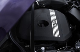 BMW 120 M Sport, 2025, engine