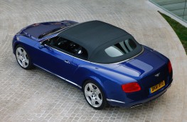 Bentley Continental GTC, roof up