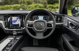 Volvo V60, 2018, interior